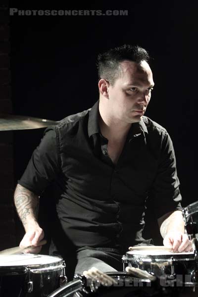 AND YOU WILL KNOW US BY THE TRAIL OF DEAD - 2013-04-17 - PARIS - La Maroquinerie - Jamie Miller